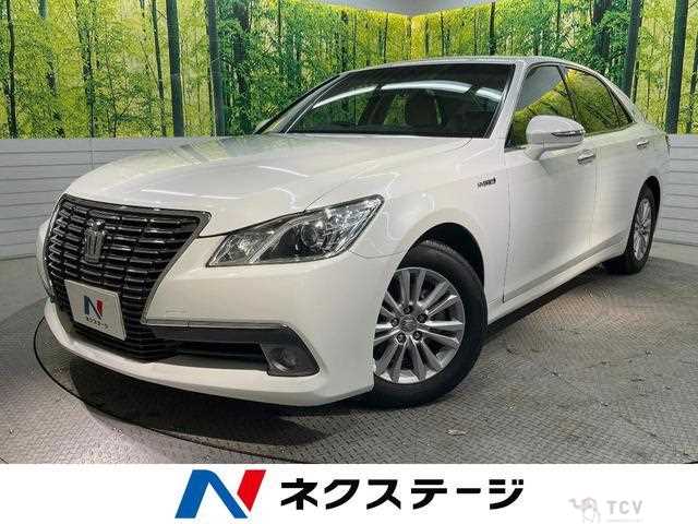 2014 Toyota Crown Hybrid