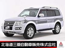 2015 Mitsubishi Pajero