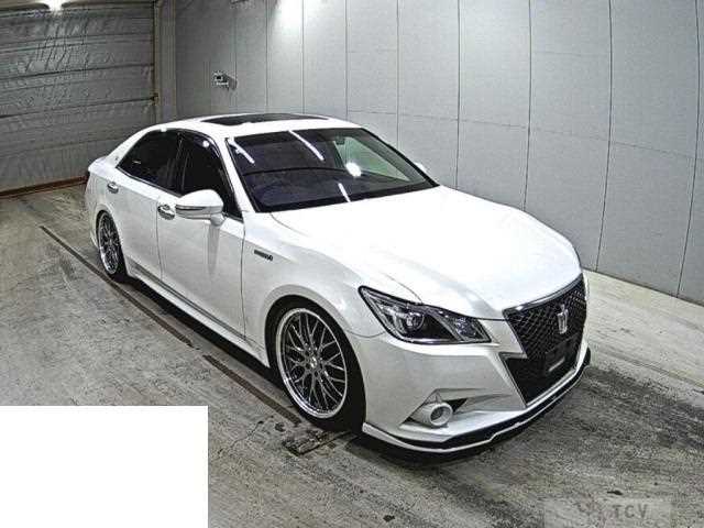 2013 Toyota Crown Hybrid