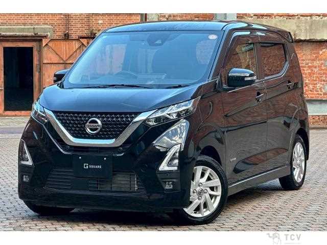 2022 Nissan Nissan Others