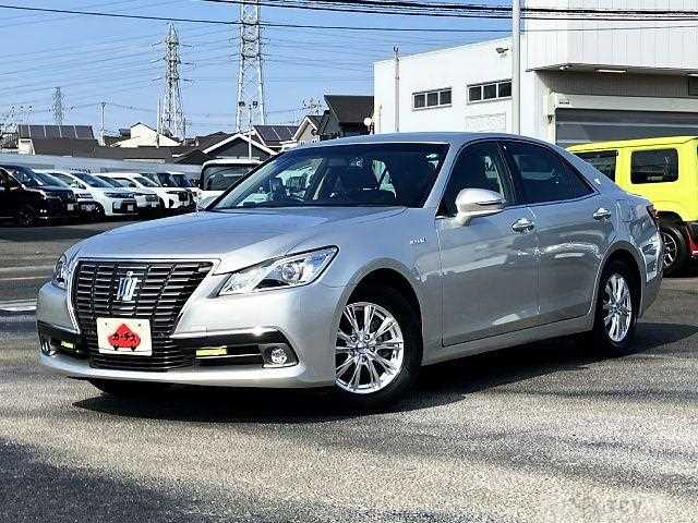 2013 Toyota Crown Hybrid