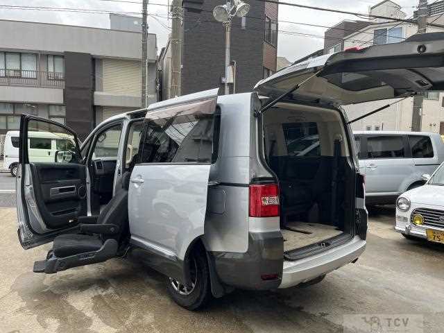 2013 Mitsubishi Delica D5