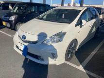 2013 Toyota PRIUS α