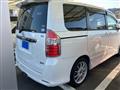 2007 Toyota Noah