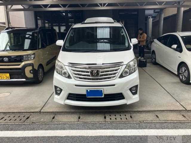 2013 Toyota Alphard G