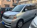2005 Toyota Voxy