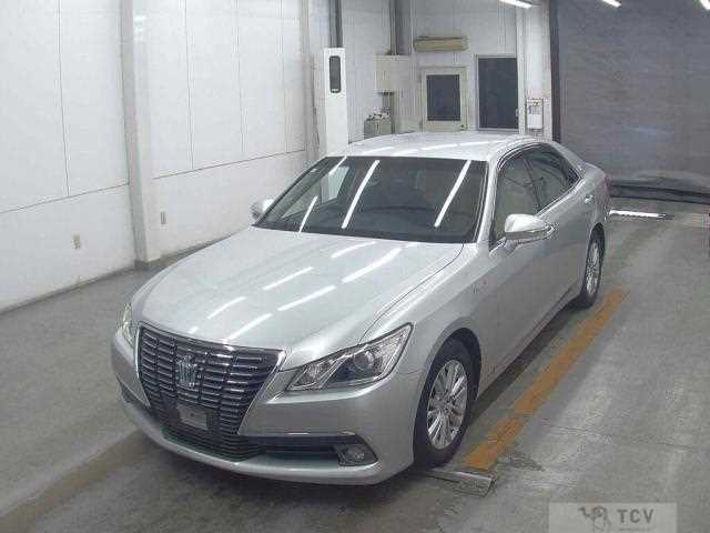 2014 Toyota Crown Hybrid