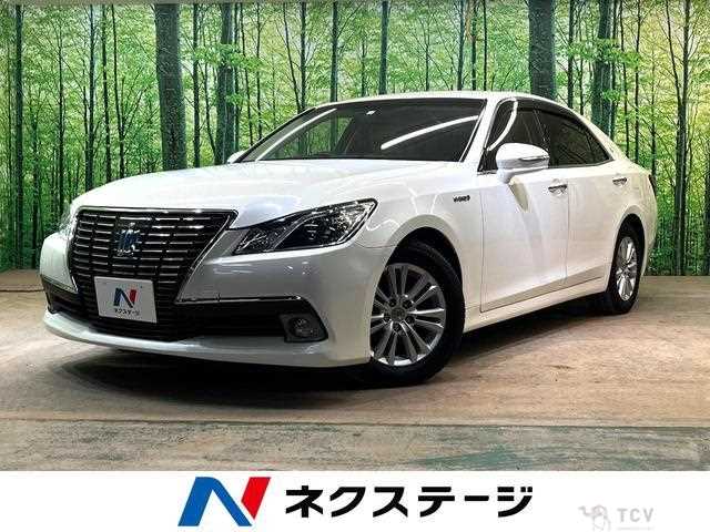 2013 Toyota Crown Hybrid