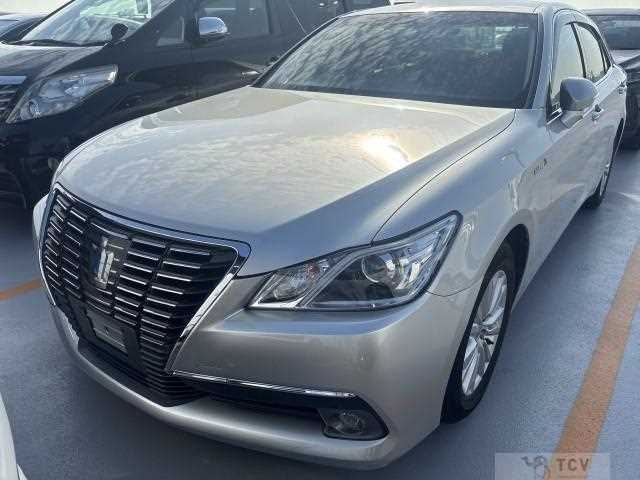 2015 Toyota Crown Hybrid