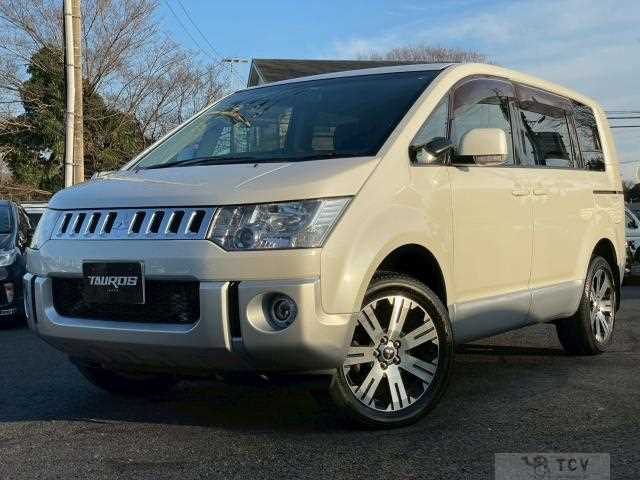 2013 Mitsubishi Delica D5