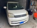 2004 Toyota Voxy
