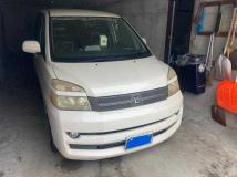 2004 Toyota Voxy