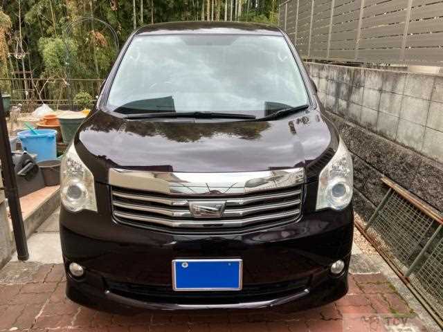 2013 Toyota Noah
