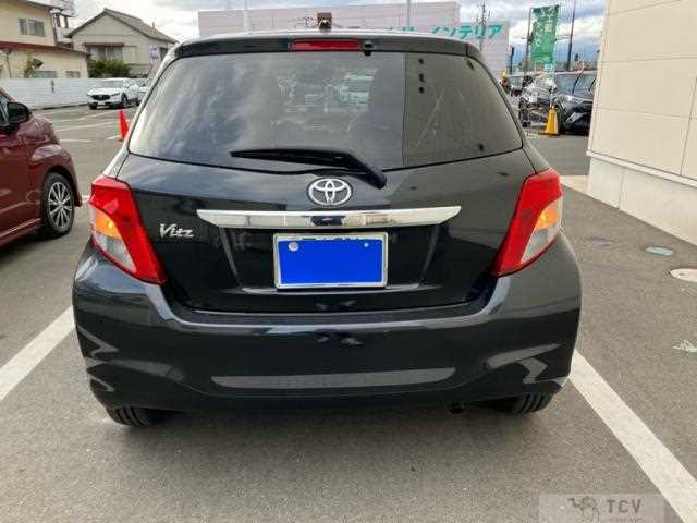 2011 Toyota Vitz