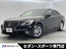 2014 Toyota Crown Hybrid