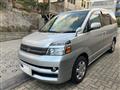 2005 Toyota Voxy