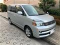 2005 Toyota Voxy