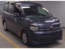 2013 Toyota Voxy