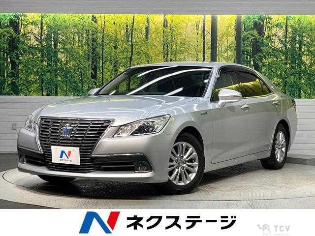 2013 Toyota Crown Hybrid