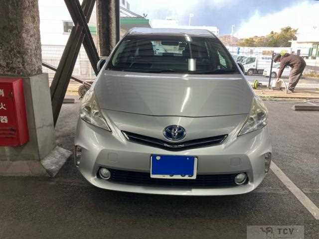 2013 Toyota PRIUS α