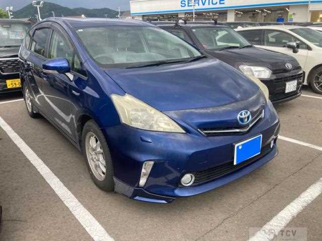 2013 Toyota PRIUS α