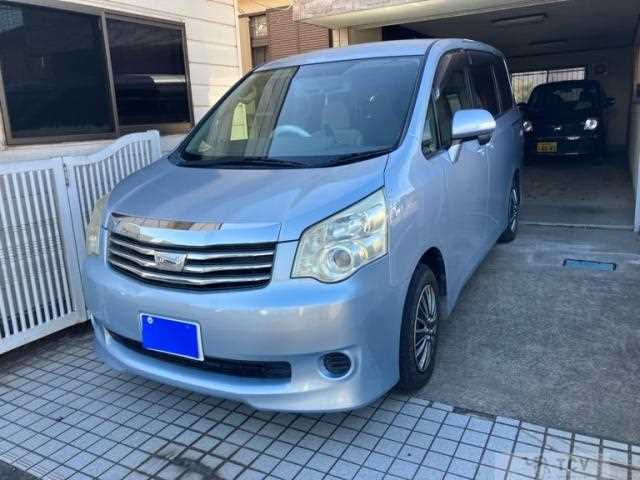2012 Toyota Noah