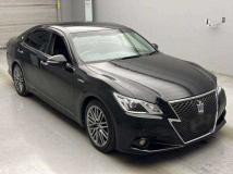 2014 Toyota Crown Hybrid