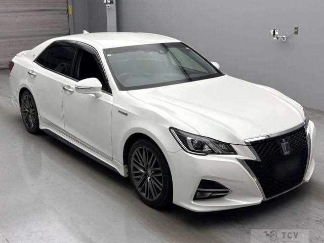 2017 Toyota Crown Hybrid