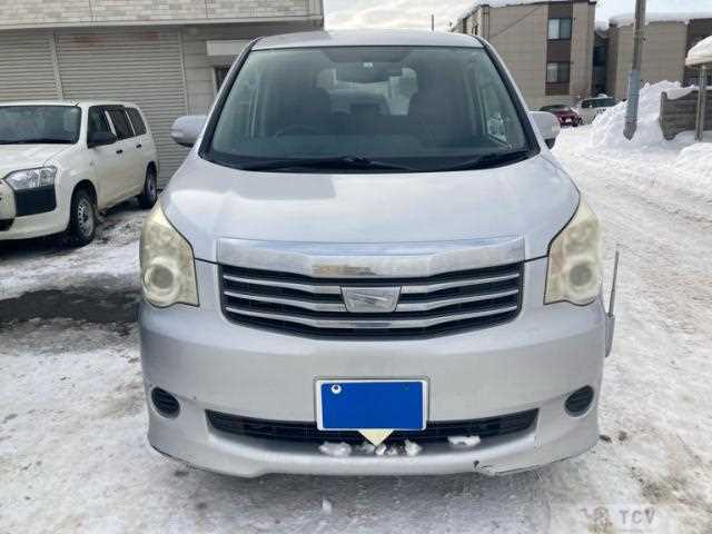 2011 Toyota Noah