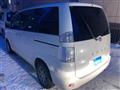 2005 Toyota Voxy