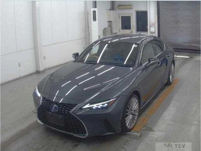 2021 Lexus IS