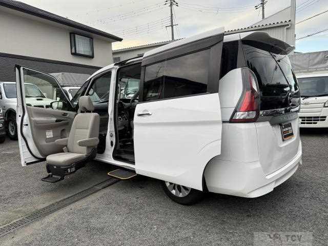 2017 Nissan Serena