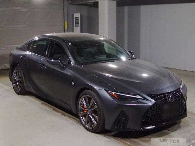 2021 Lexus IS