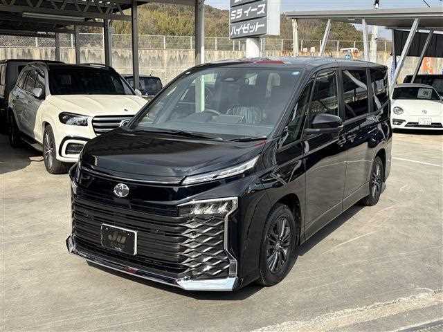 Toyota Voxy 2026 — фото 4 купить в Москве