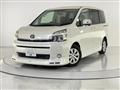 2011 Toyota Voxy
