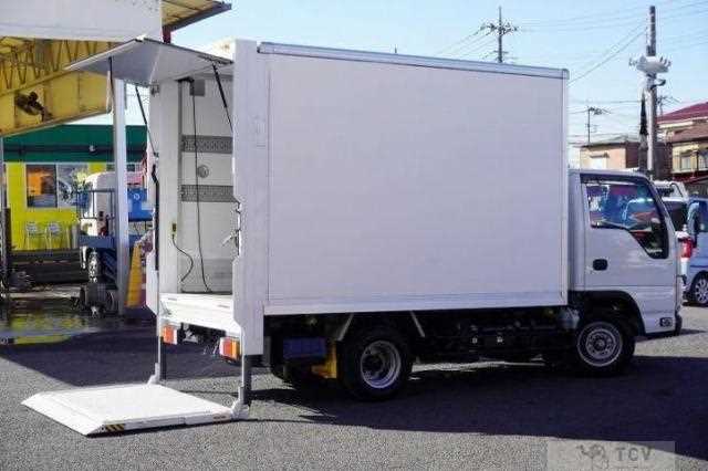 2021 Isuzu Elf Truck