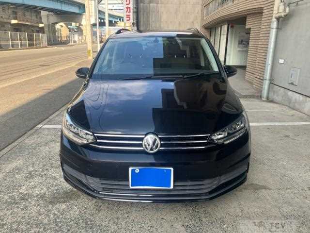 2016 Volkswagen Golf Touran