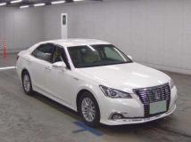 2016 Toyota Crown Hybrid