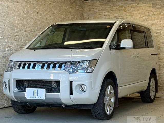 2019 Mitsubishi Delica D5