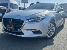 2017 Mazda Axela