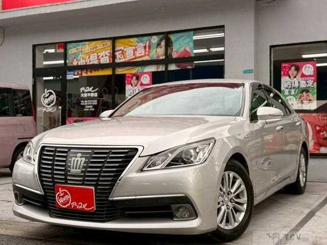 2013 Toyota Crown Hybrid