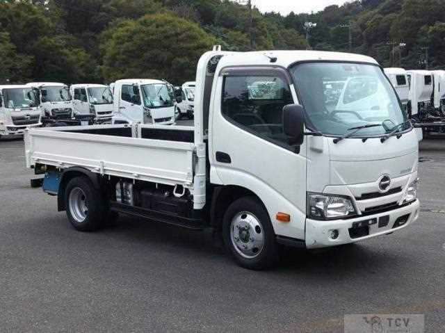 2022 Hino Dutro