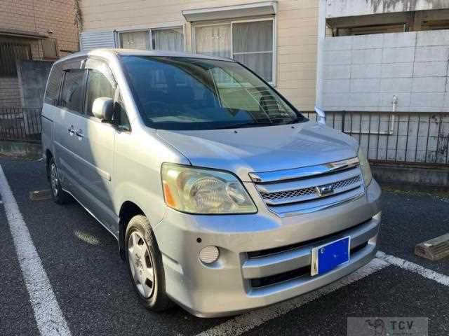 2006 Toyota Noah
