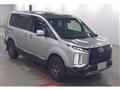 2022 Mitsubishi Delica D5