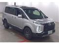 2022 Mitsubishi Delica D5
