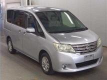 2013 Nissan Serena