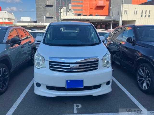 2011 Toyota Noah
