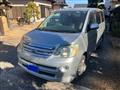 2005 Toyota Noah
