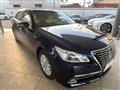 2013 Toyota Crown Hybrid