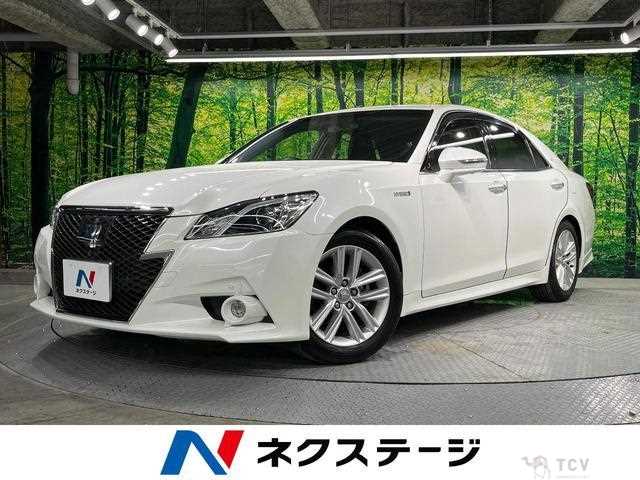 2013 Toyota Crown Hybrid